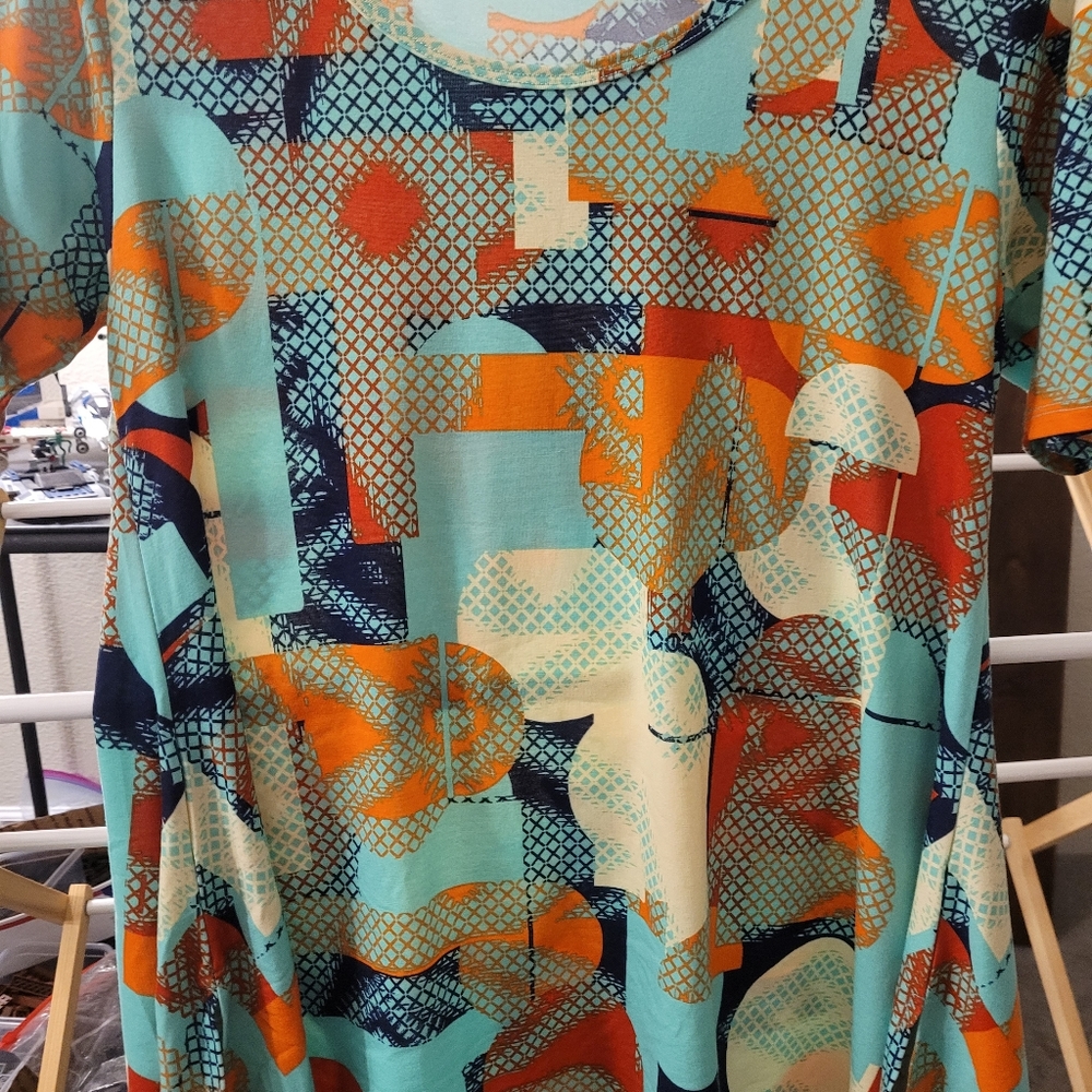 EUC Lularoe XS Perfect T Multicolor Geometric See Pictures